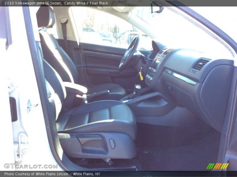 Candy White / Titan Black 2010 Volkswagen Jetta SE Sedan
