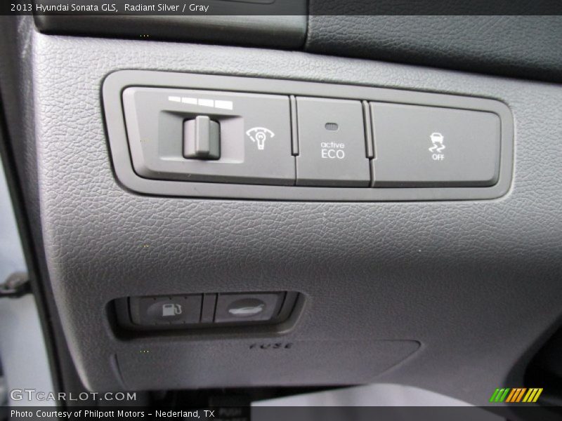 Radiant Silver / Gray 2013 Hyundai Sonata GLS