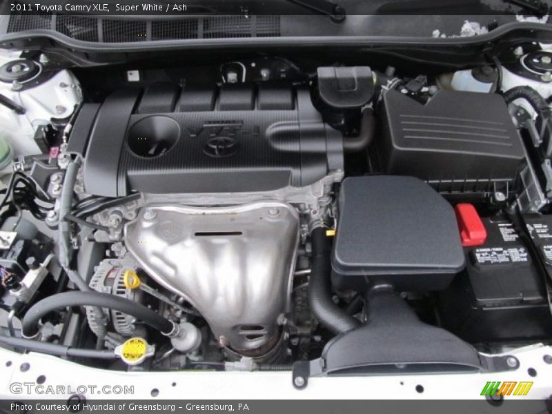 Super White / Ash 2011 Toyota Camry XLE