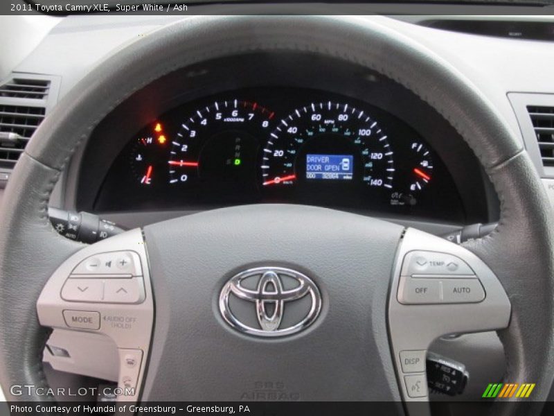 Super White / Ash 2011 Toyota Camry XLE