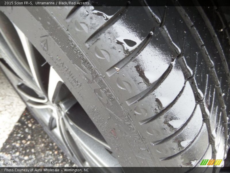 Ultramarine / Black/Red Accents 2015 Scion FR-S