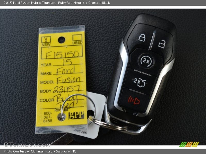 Keys of 2015 Fusion Hybrid Titanium