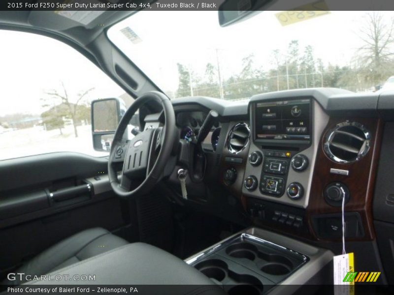 Tuxedo Black / Black 2015 Ford F250 Super Duty Lariat Super Cab 4x4