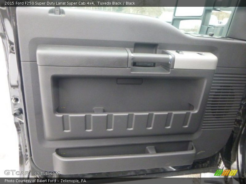 Tuxedo Black / Black 2015 Ford F250 Super Duty Lariat Super Cab 4x4