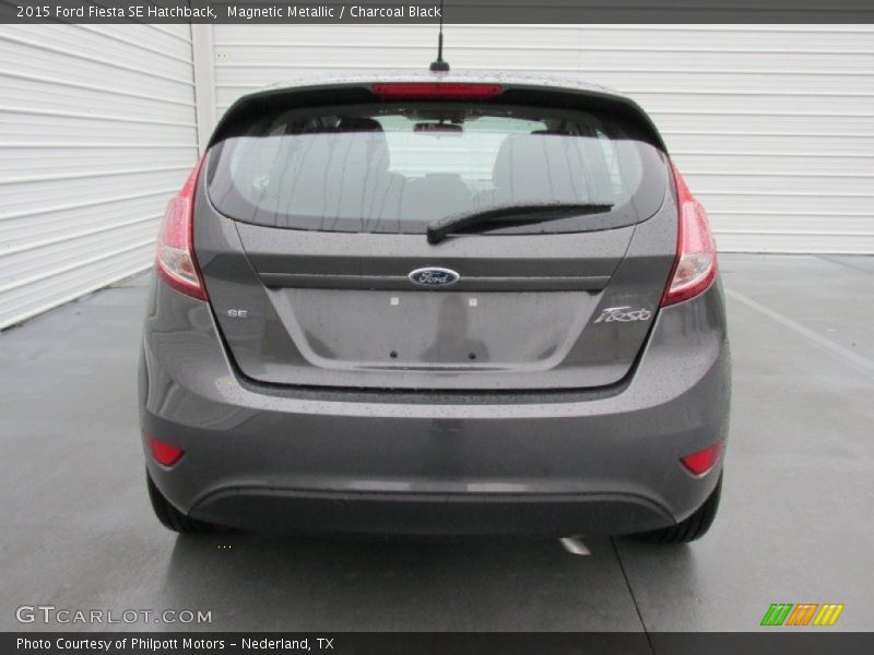 Magnetic Metallic / Charcoal Black 2015 Ford Fiesta SE Hatchback