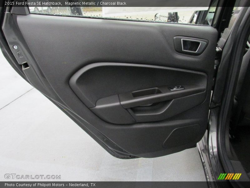 Magnetic Metallic / Charcoal Black 2015 Ford Fiesta SE Hatchback
