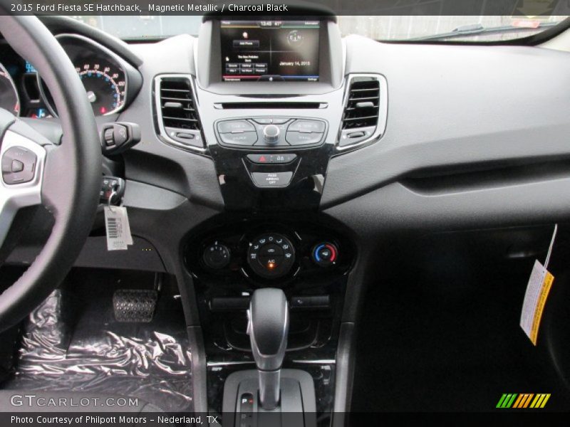 Magnetic Metallic / Charcoal Black 2015 Ford Fiesta SE Hatchback