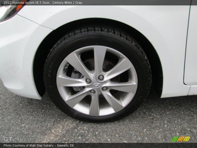Century White / Gray 2012 Hyundai Accent SE 5 Door