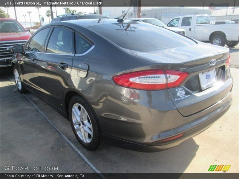 Magnetic Metallic / Charcoal Black 2015 Ford Fusion SE