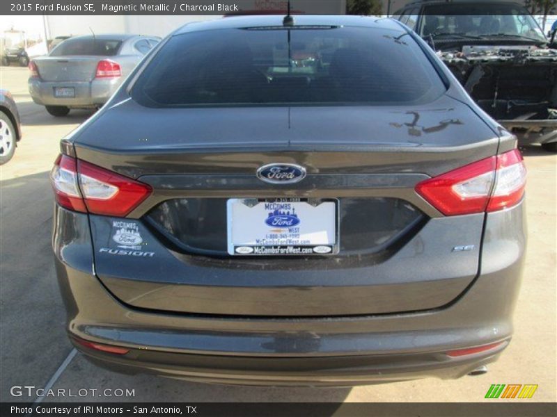 Magnetic Metallic / Charcoal Black 2015 Ford Fusion SE