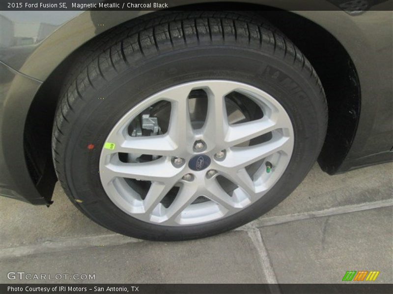 Magnetic Metallic / Charcoal Black 2015 Ford Fusion SE