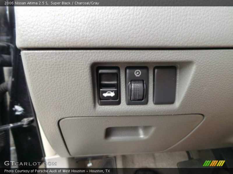 Super Black / Charcoal/Gray 2006 Nissan Altima 2.5 S