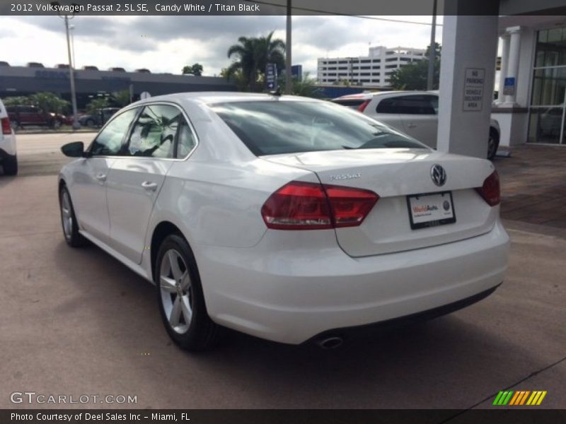 Candy White / Titan Black 2012 Volkswagen Passat 2.5L SE
