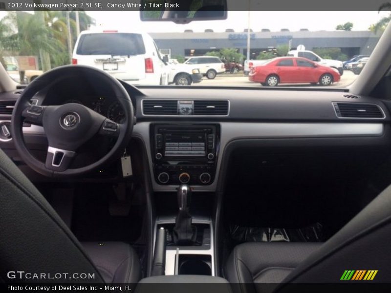 Candy White / Titan Black 2012 Volkswagen Passat 2.5L SE