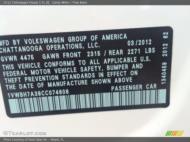 Candy White / Titan Black 2012 Volkswagen Passat 2.5L SE