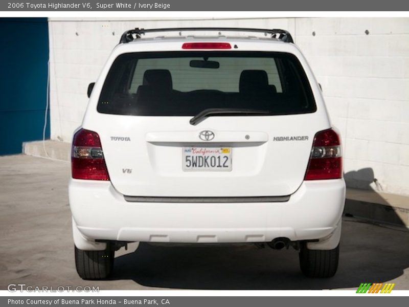 Super White / Ivory Beige 2006 Toyota Highlander V6