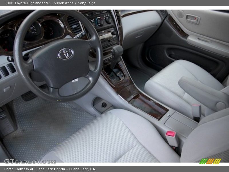 Super White / Ivory Beige 2006 Toyota Highlander V6