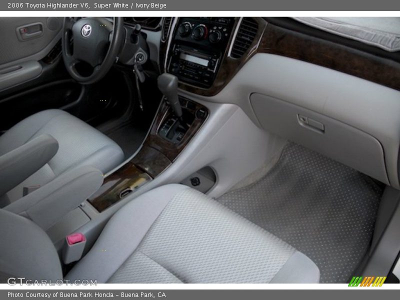 Super White / Ivory Beige 2006 Toyota Highlander V6