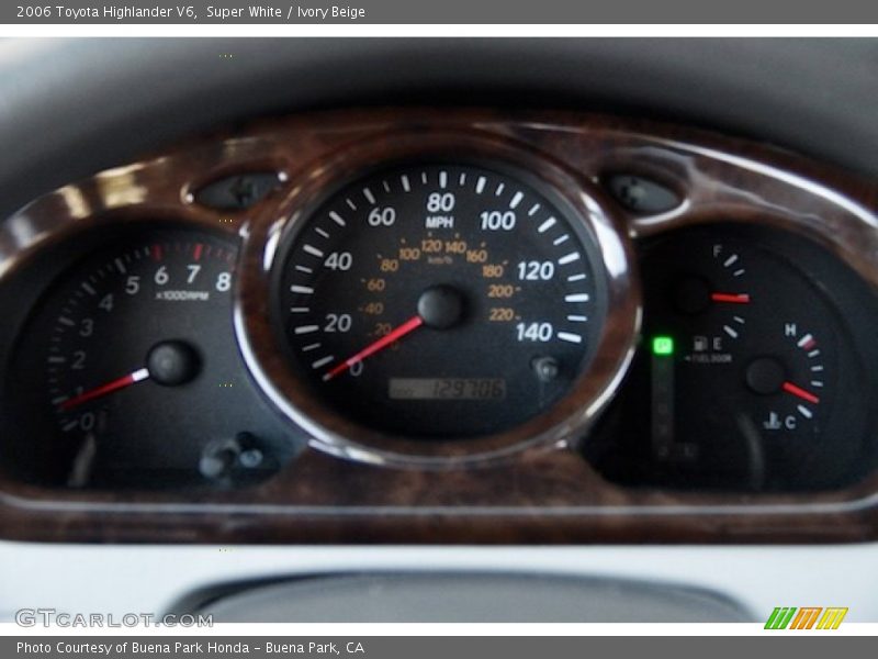 Super White / Ivory Beige 2006 Toyota Highlander V6