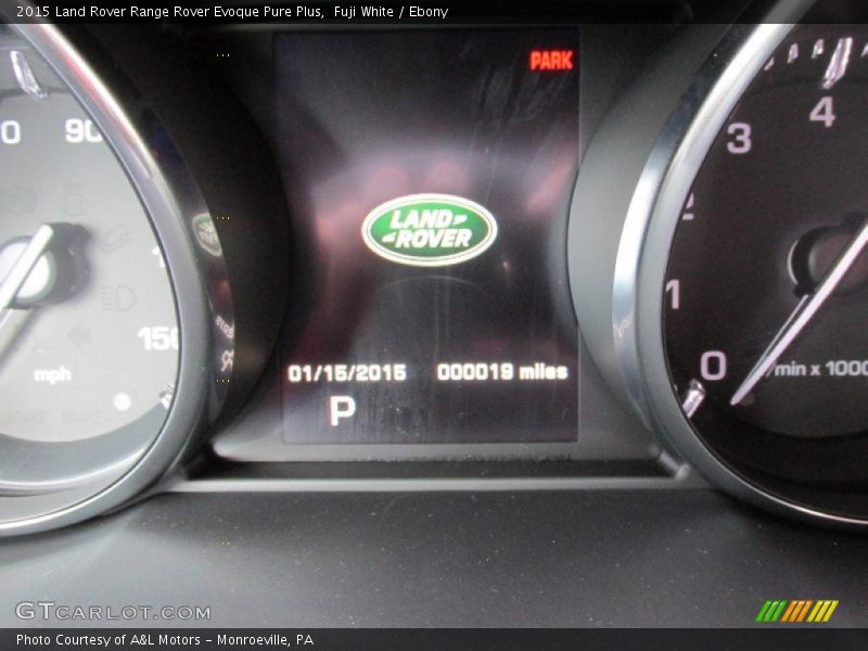 Fuji White / Ebony 2015 Land Rover Range Rover Evoque Pure Plus