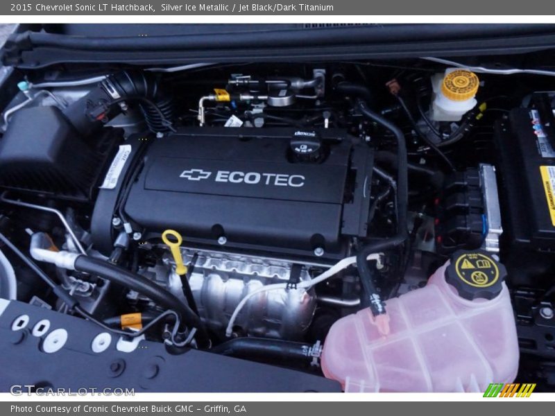 Silver Ice Metallic / Jet Black/Dark Titanium 2015 Chevrolet Sonic LT Hatchback