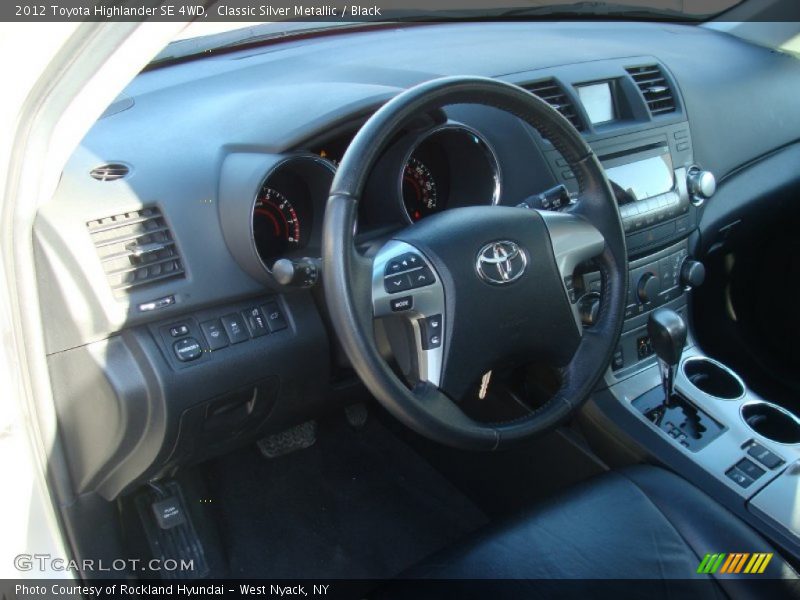 Classic Silver Metallic / Black 2012 Toyota Highlander SE 4WD