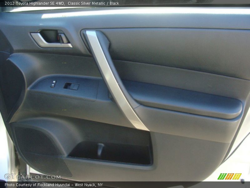 Classic Silver Metallic / Black 2012 Toyota Highlander SE 4WD