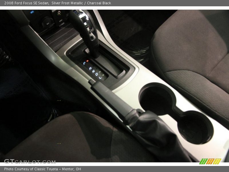 Silver Frost Metallic / Charcoal Black 2008 Ford Focus SE Sedan
