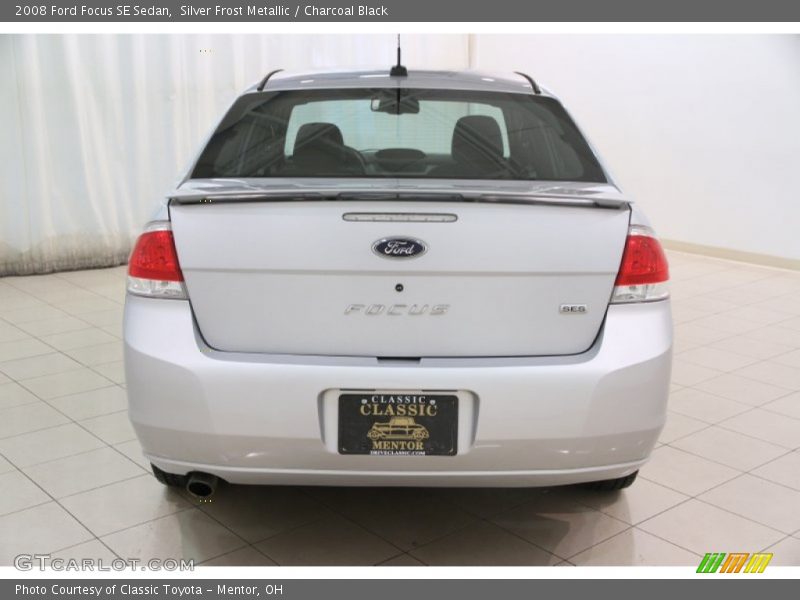 Silver Frost Metallic / Charcoal Black 2008 Ford Focus SE Sedan