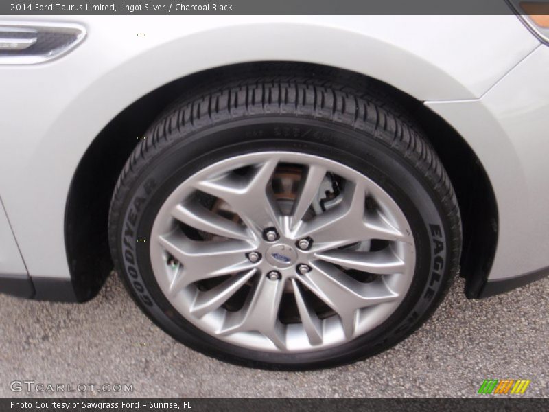 Ingot Silver / Charcoal Black 2014 Ford Taurus Limited