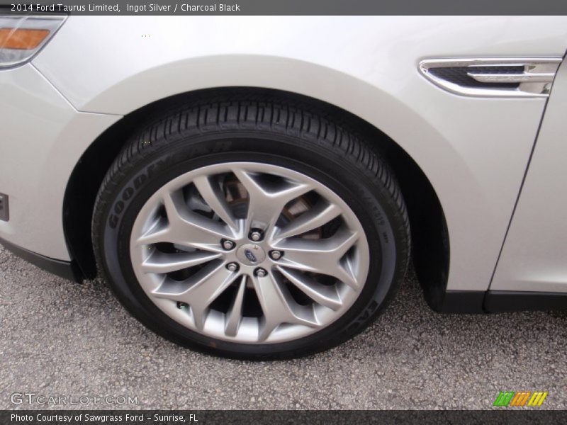 Ingot Silver / Charcoal Black 2014 Ford Taurus Limited