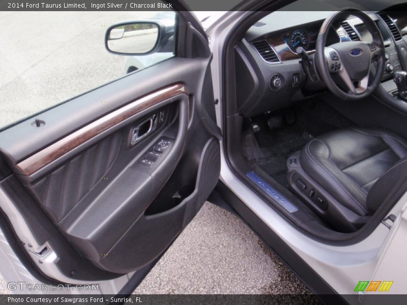 Ingot Silver / Charcoal Black 2014 Ford Taurus Limited