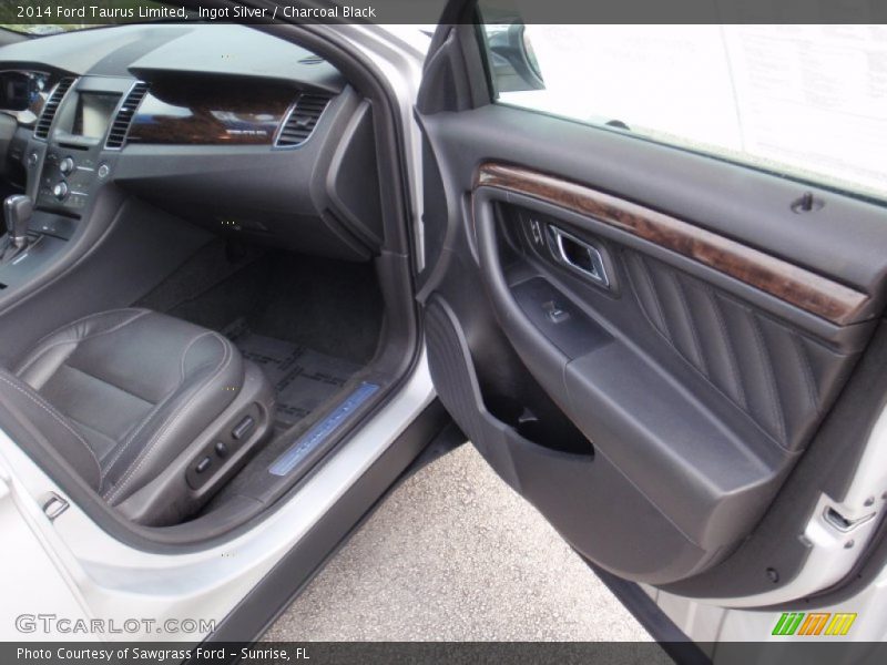 Ingot Silver / Charcoal Black 2014 Ford Taurus Limited