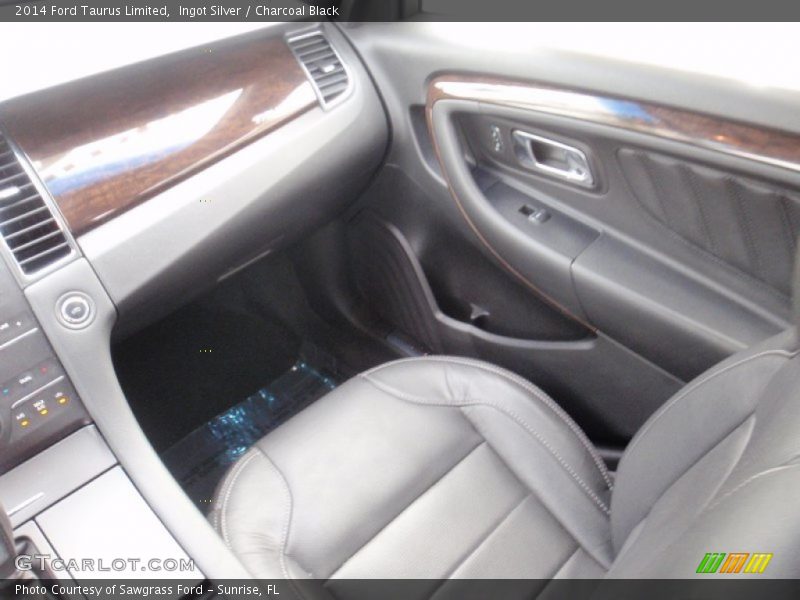 Ingot Silver / Charcoal Black 2014 Ford Taurus Limited
