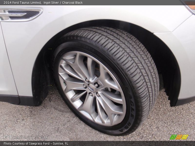 Ingot Silver / Charcoal Black 2014 Ford Taurus Limited