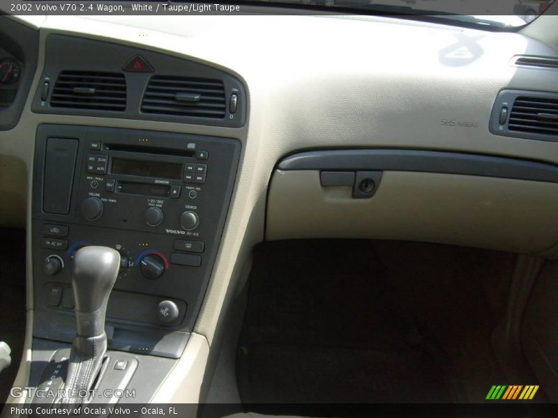 White / Taupe/Light Taupe 2002 Volvo V70 2.4 Wagon