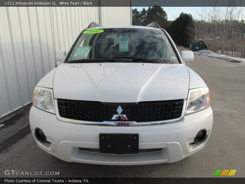 White Pearl / Black 2011 Mitsubishi Endeavor LS