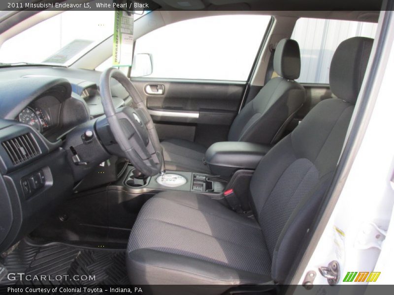 White Pearl / Black 2011 Mitsubishi Endeavor LS
