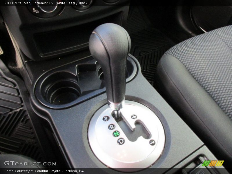 White Pearl / Black 2011 Mitsubishi Endeavor LS