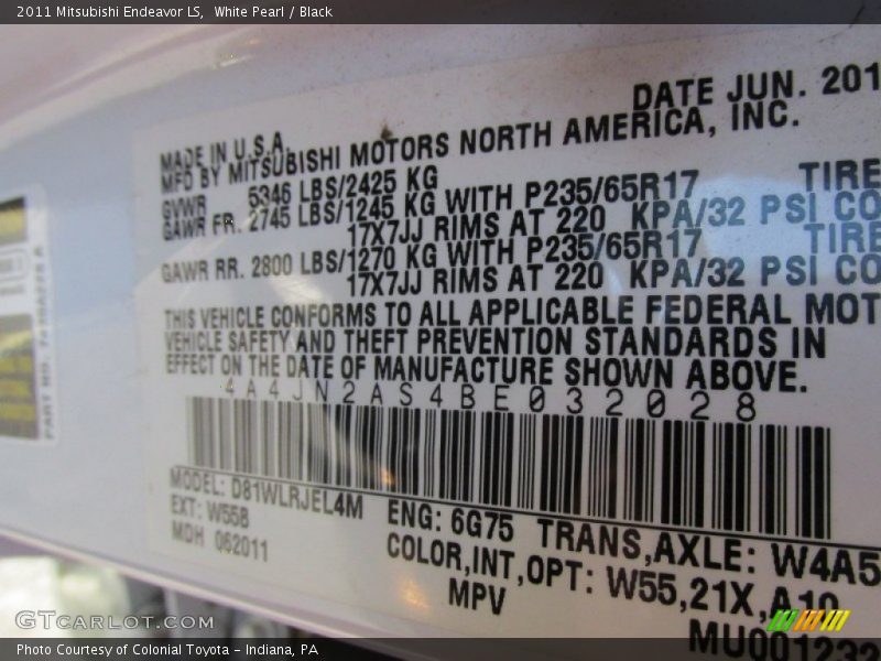 White Pearl / Black 2011 Mitsubishi Endeavor LS