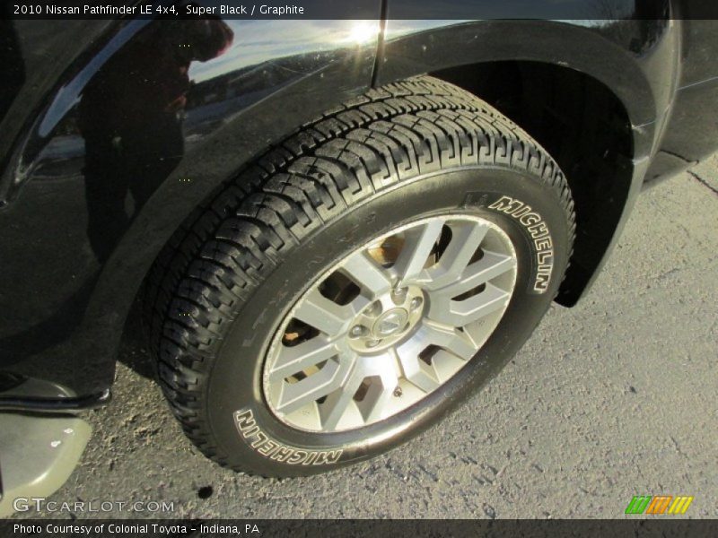 Super Black / Graphite 2010 Nissan Pathfinder LE 4x4