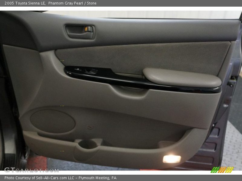 Phantom Gray Pearl / Stone 2005 Toyota Sienna LE