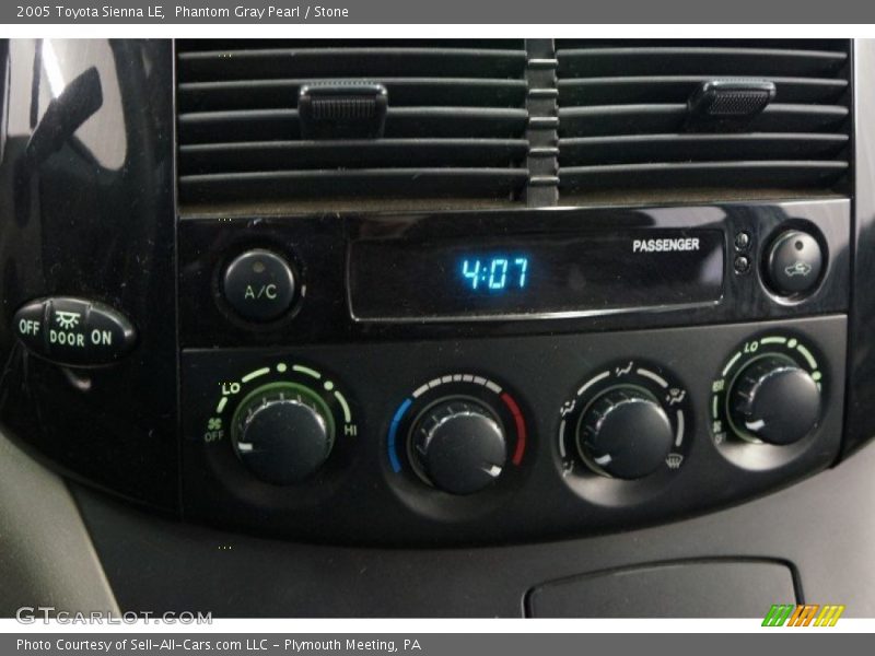 Phantom Gray Pearl / Stone 2005 Toyota Sienna LE