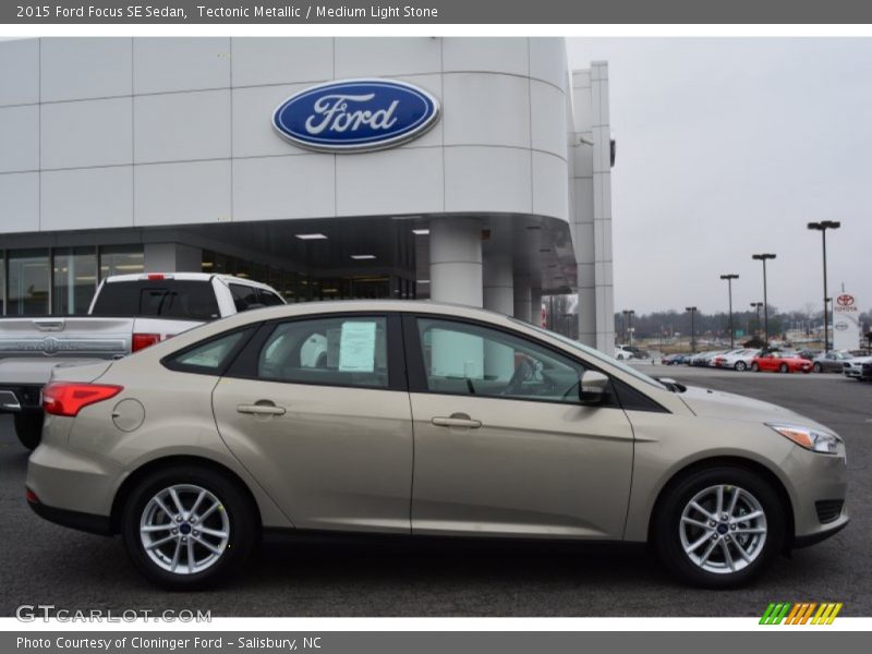  2015 Focus SE Sedan Tectonic Metallic