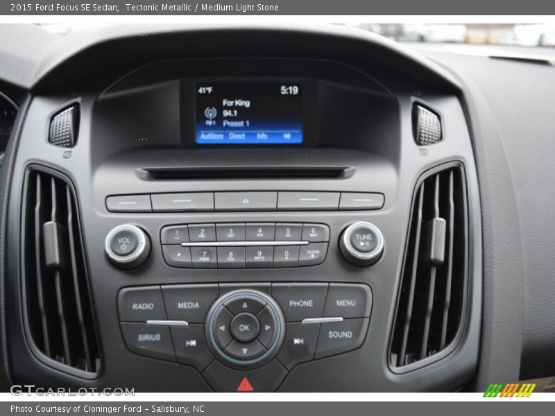 Controls of 2015 Focus SE Sedan