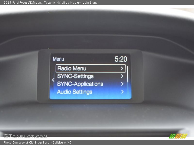 Controls of 2015 Focus SE Sedan