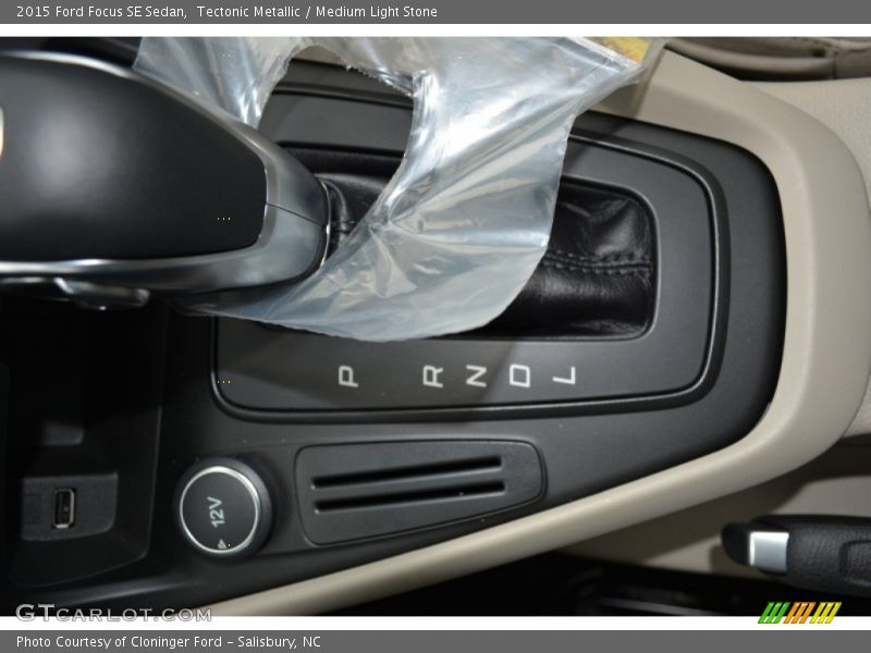  2015 Focus SE Sedan 6 Speed PowerShift Automatic Shifter