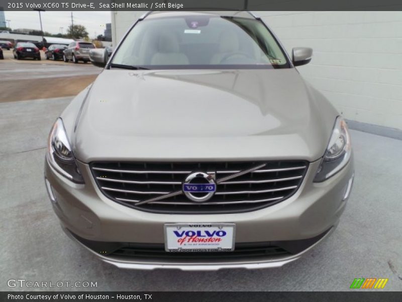 Sea Shell Metallic / Soft Beige 2015 Volvo XC60 T5 Drive-E