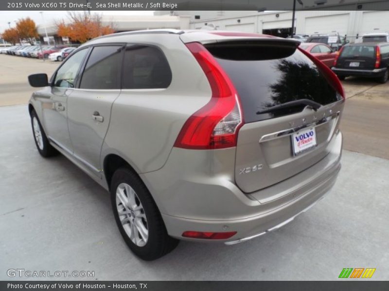 Sea Shell Metallic / Soft Beige 2015 Volvo XC60 T5 Drive-E
