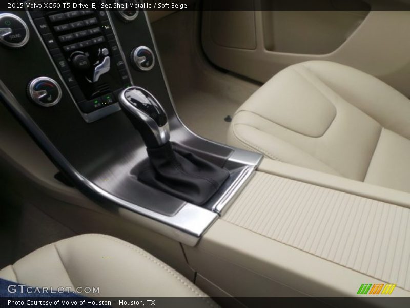 Sea Shell Metallic / Soft Beige 2015 Volvo XC60 T5 Drive-E